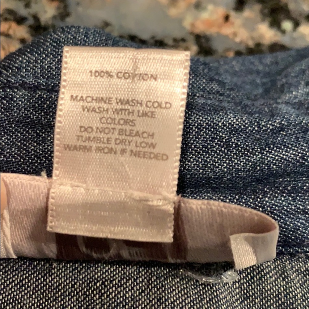 🤩 5/$25 Loft Denim shirt - Picture 9 of 11